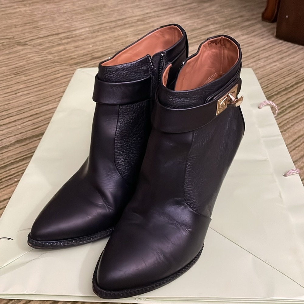 GIVENCHY ankle boots 7.5